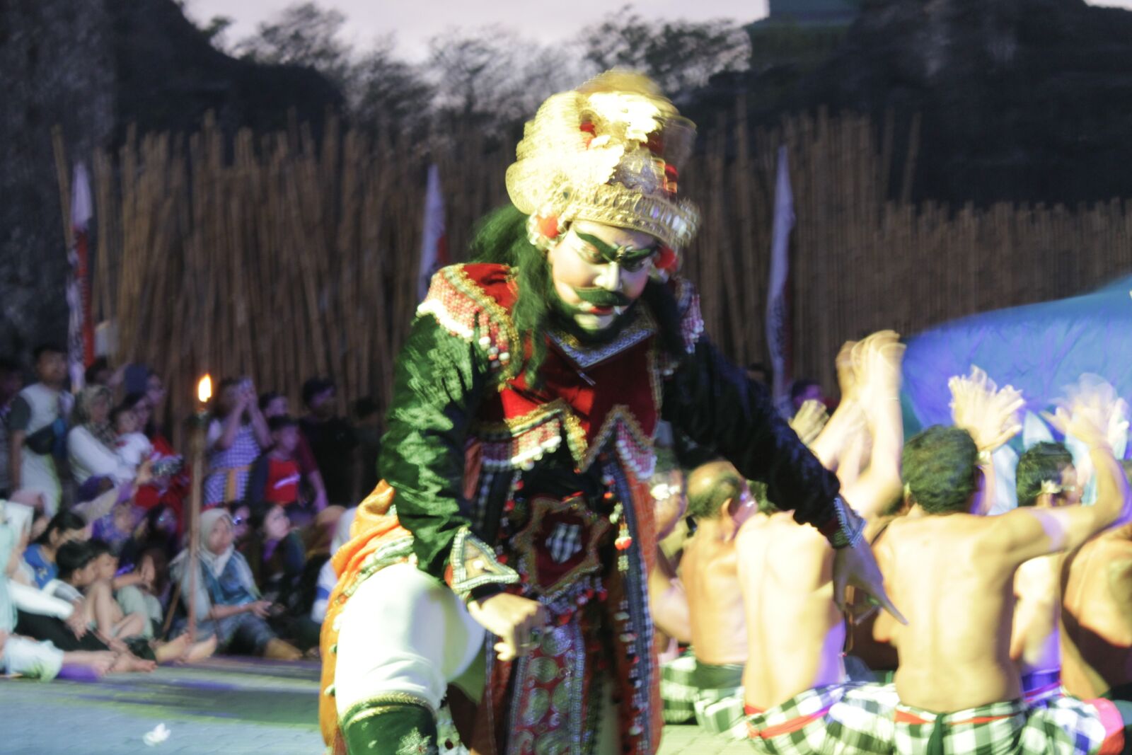 Canon EOS 1100D (EOS Rebel T3 / EOS Kiss X50) sample photo. Bali, dance, barong photography