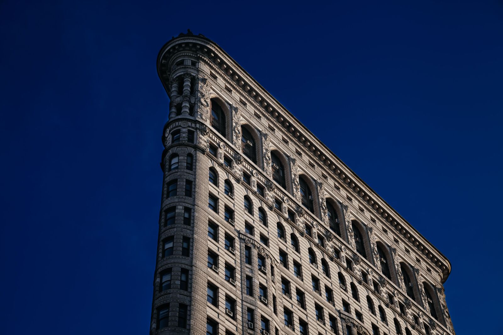 Canon EOS 5D Mark II sample photo. Architecture, building, city photography
