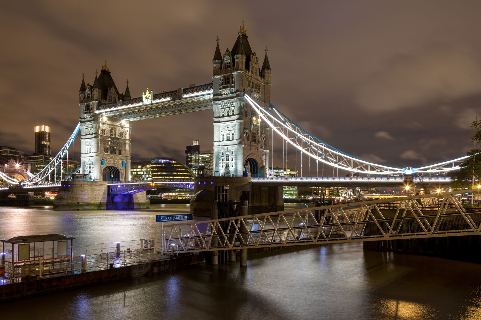 Canon EOS 5D Mark IV sample photo. London, tower bridge, landmark photography