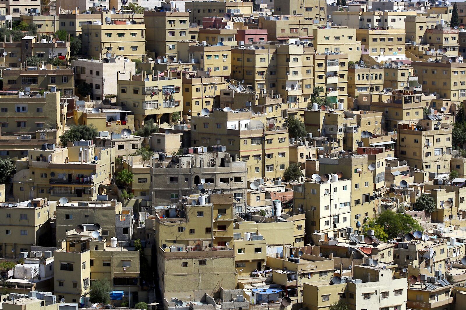 Canon EOS 1000D (EOS Digital Rebel XS / EOS Kiss F) sample photo. Houses, grey, amman photography
