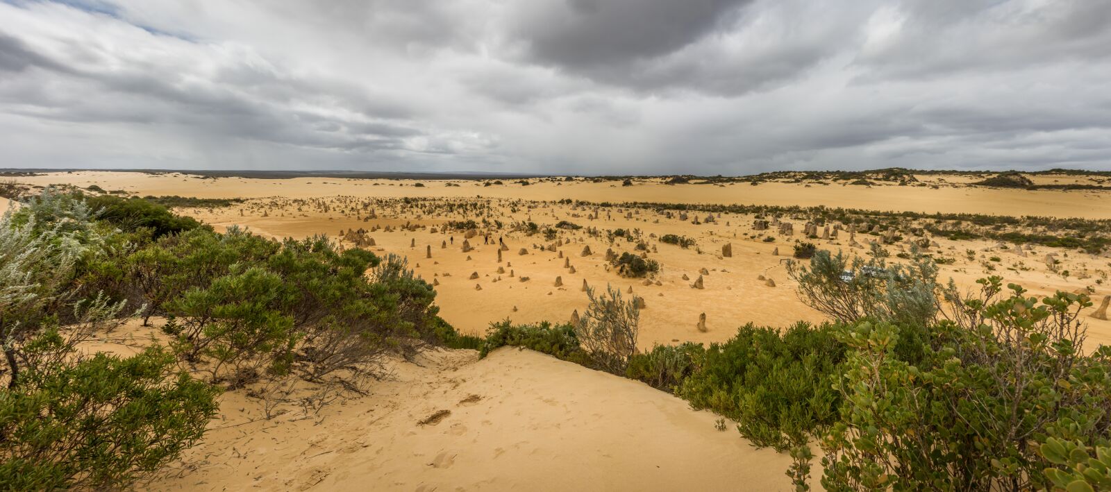 Canon EOS 700D (EOS Rebel T5i / EOS Kiss X7i) sample photo. Australia, pinnacles, desert photography