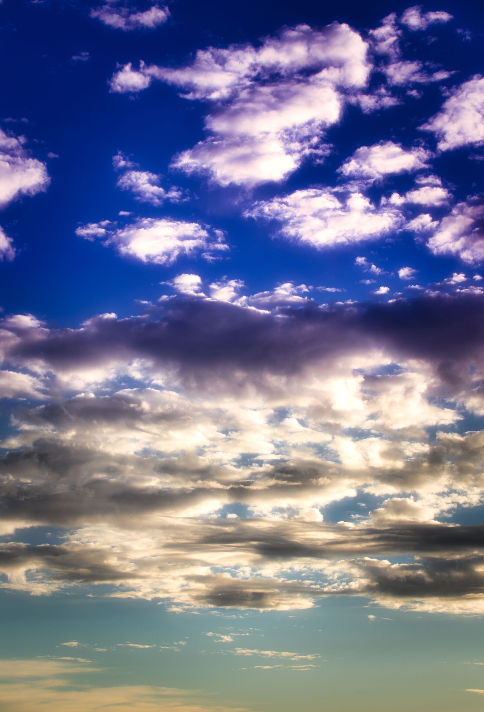 Canon EOS 200D (EOS Rebel SL2 / EOS Kiss X9) sample photo. Clouds, sky, mood photography