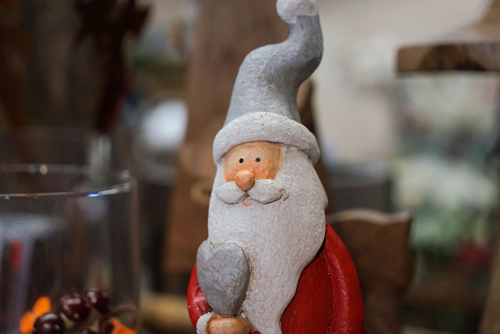 Sony a7 II + Sony Vario Tessar T* FE 24-70mm F4 ZA OSS sample photo. Santa claus, christmas, advent photography