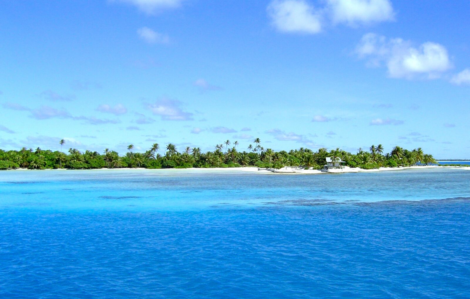 Sony DSC-P8 sample photo. Deserted island, heavenly landscape photography