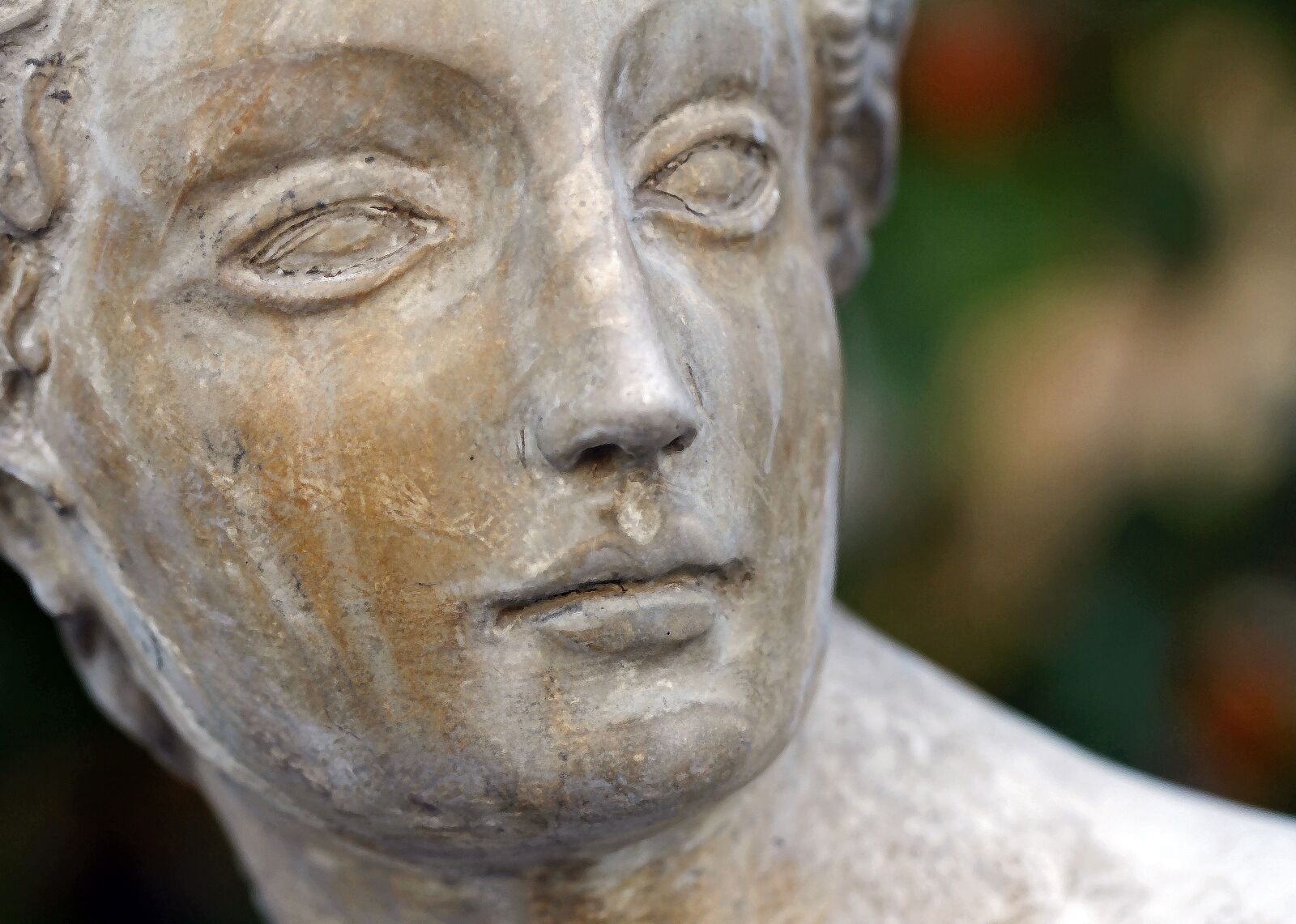 Canon EF 100mm F2.8L Macro IS USM sample photo. Statue, blind, sculpture photography