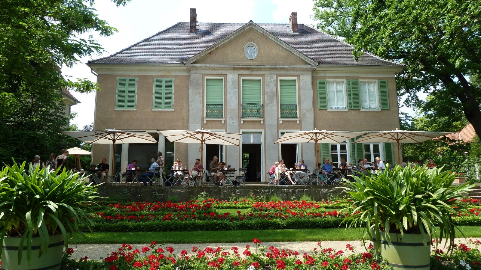 Panasonic Lumix DMC-ZS7 (Lumix DMC-TZ10) sample photo. Villa, berlin, max liebermann photography