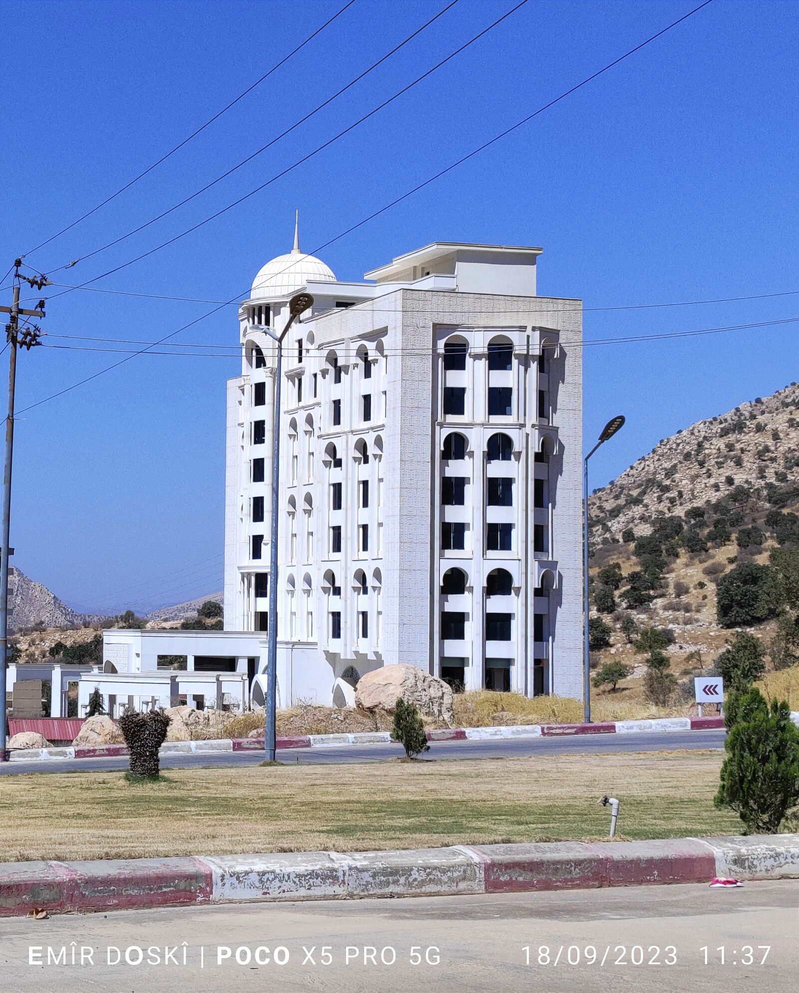 Xiaomi 22101320G sample photo. Duhok photography