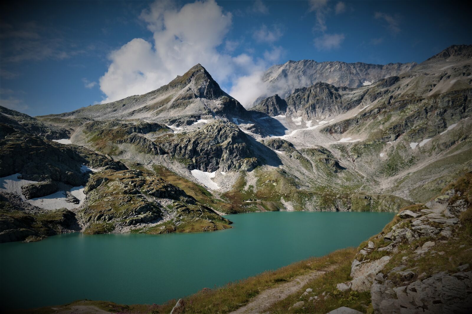Samsung NX30 sample photo. Reservoir, mountains, alpine photography
