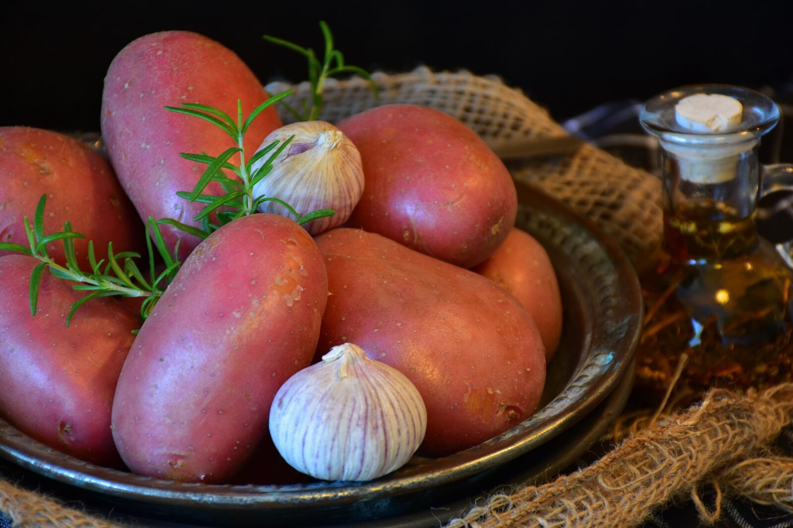 Nikon D7200 sample photo. Potatoes, red, red shell photography