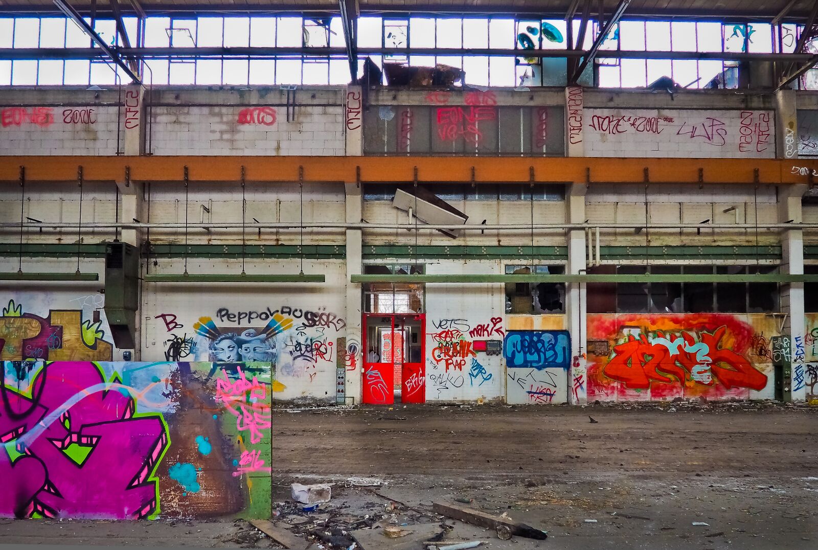 Olympus OM-D E-M10 sample photo. Lost places, rooms, abandoned photography