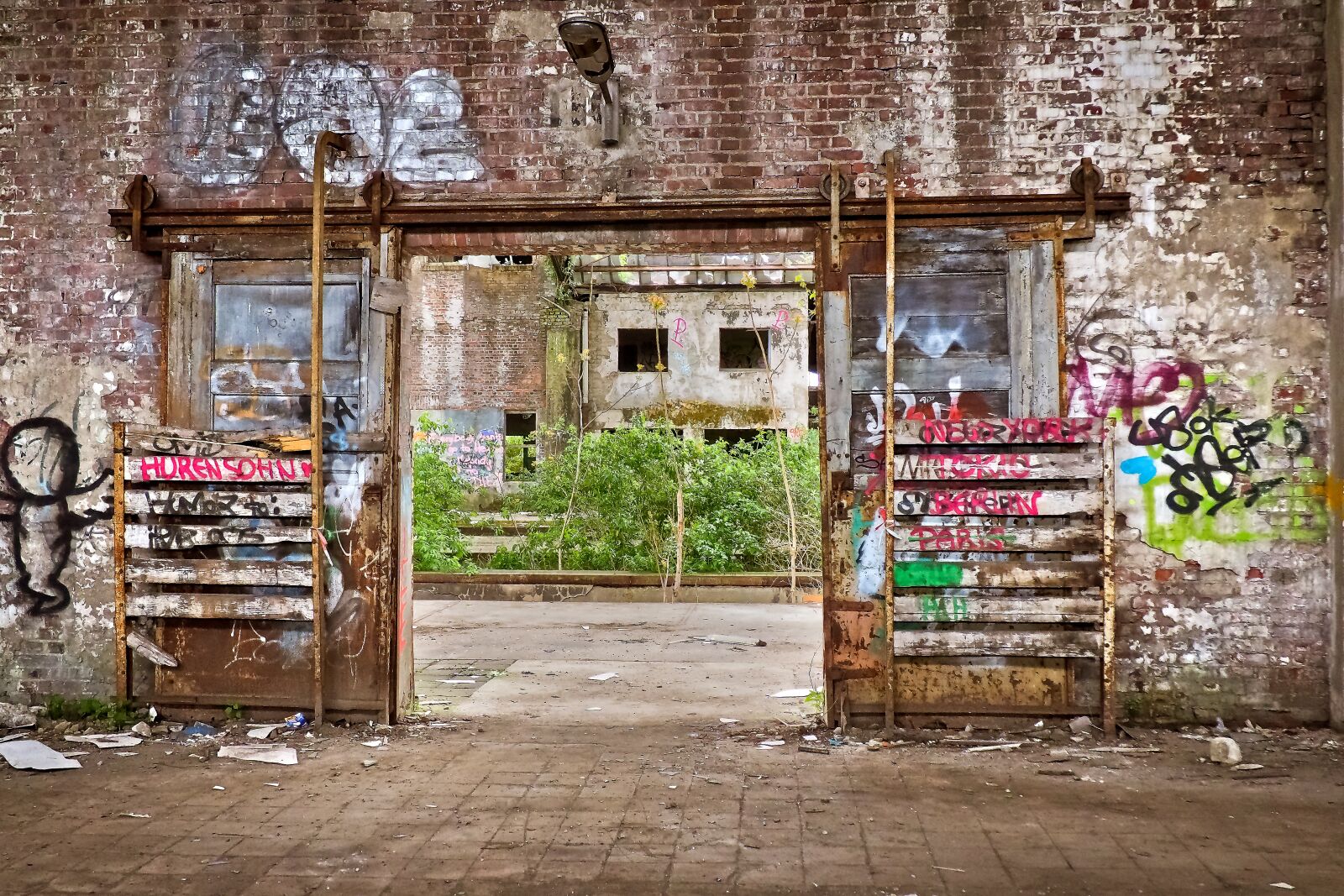 Olympus OM-D E-M10 sample photo. Lost places, old, decay photography