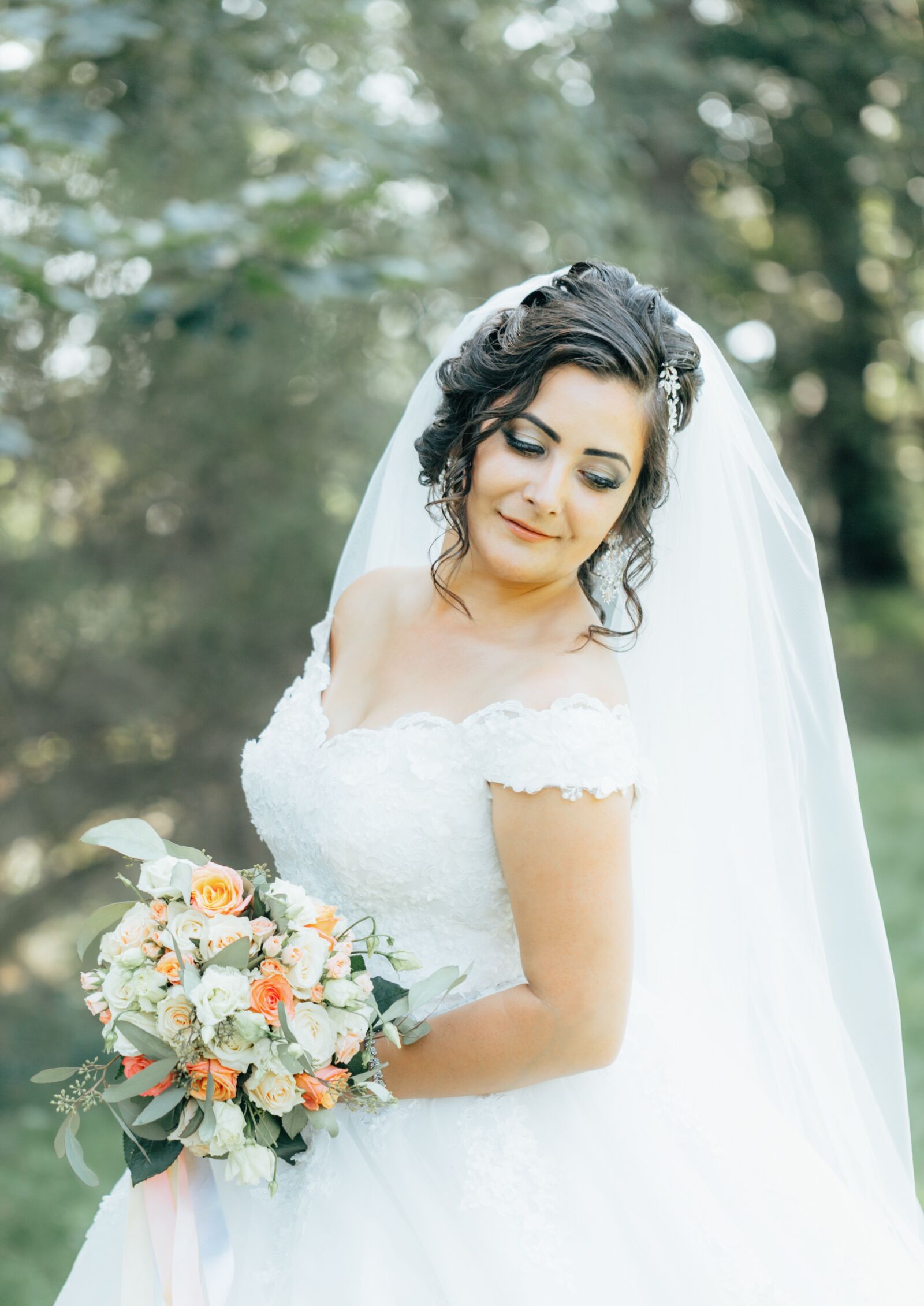 Canon EF 100mm F2.8L Macro IS USM sample photo. Bride, wedding, headdress photography
