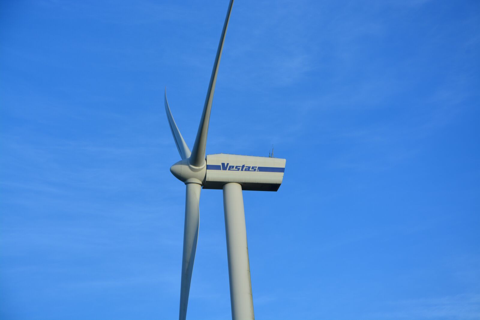 Nikon D5200 sample photo. Wind turbine, renewable energy photography
