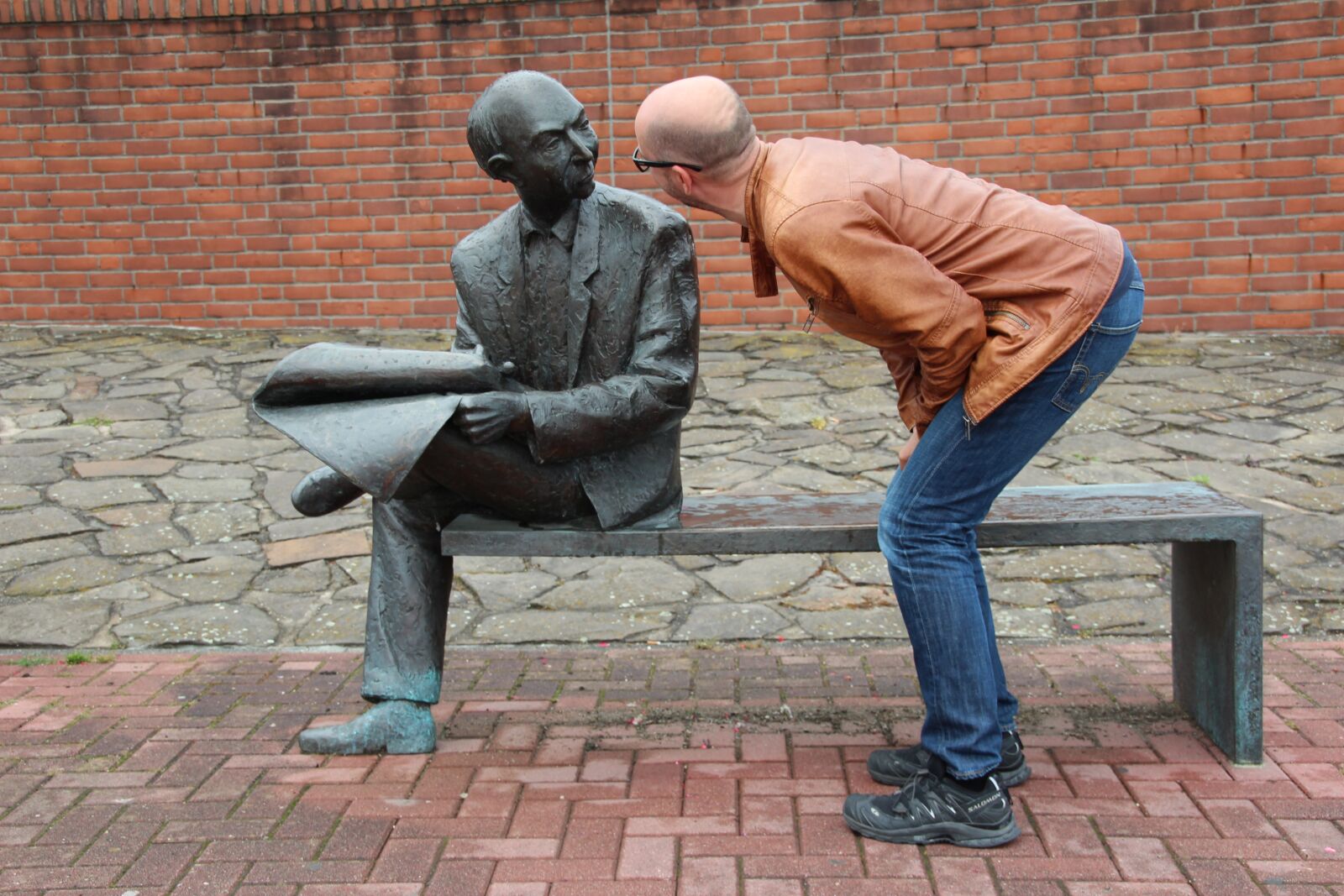 Canon EOS 600D (Rebel EOS T3i / EOS Kiss X5) sample photo. Man, sculpture, art photography