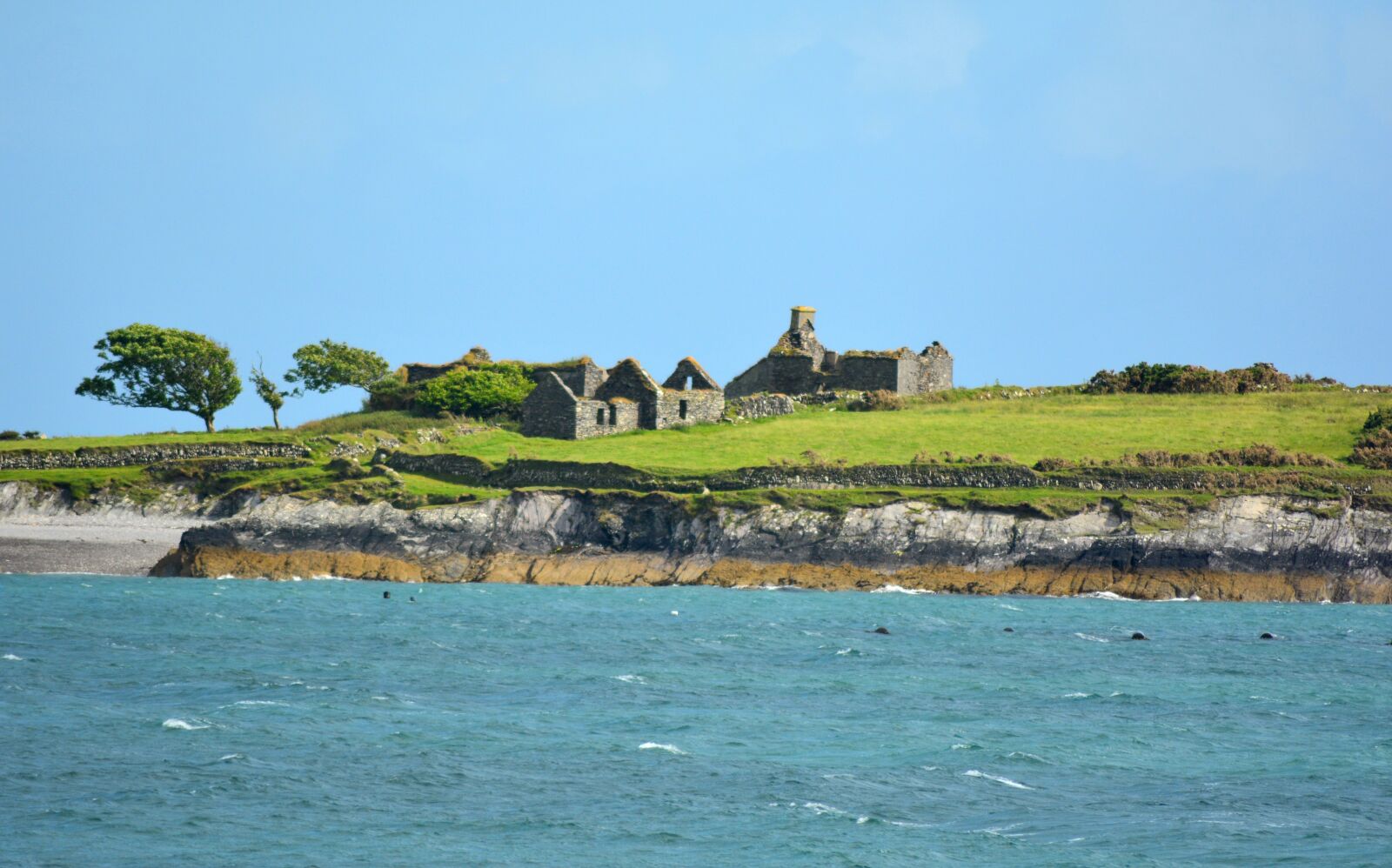 Nikon D5200 sample photo. Coast, bay, ruin photography