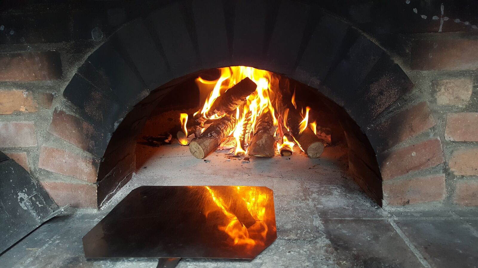Samsung Galaxy S6 sample photo. Bread oven, cooking, bread photography