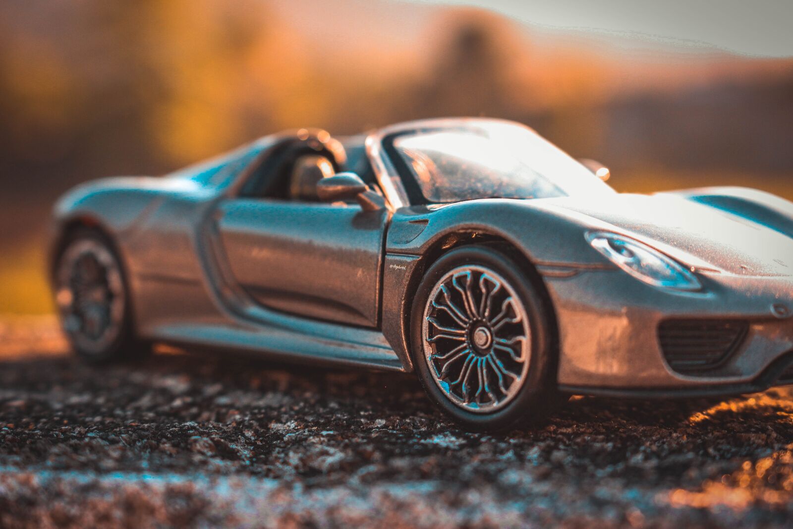Canon EOS 100D (EOS Rebel SL1 / EOS Kiss X7) sample photo. Miniature, car, toy photography