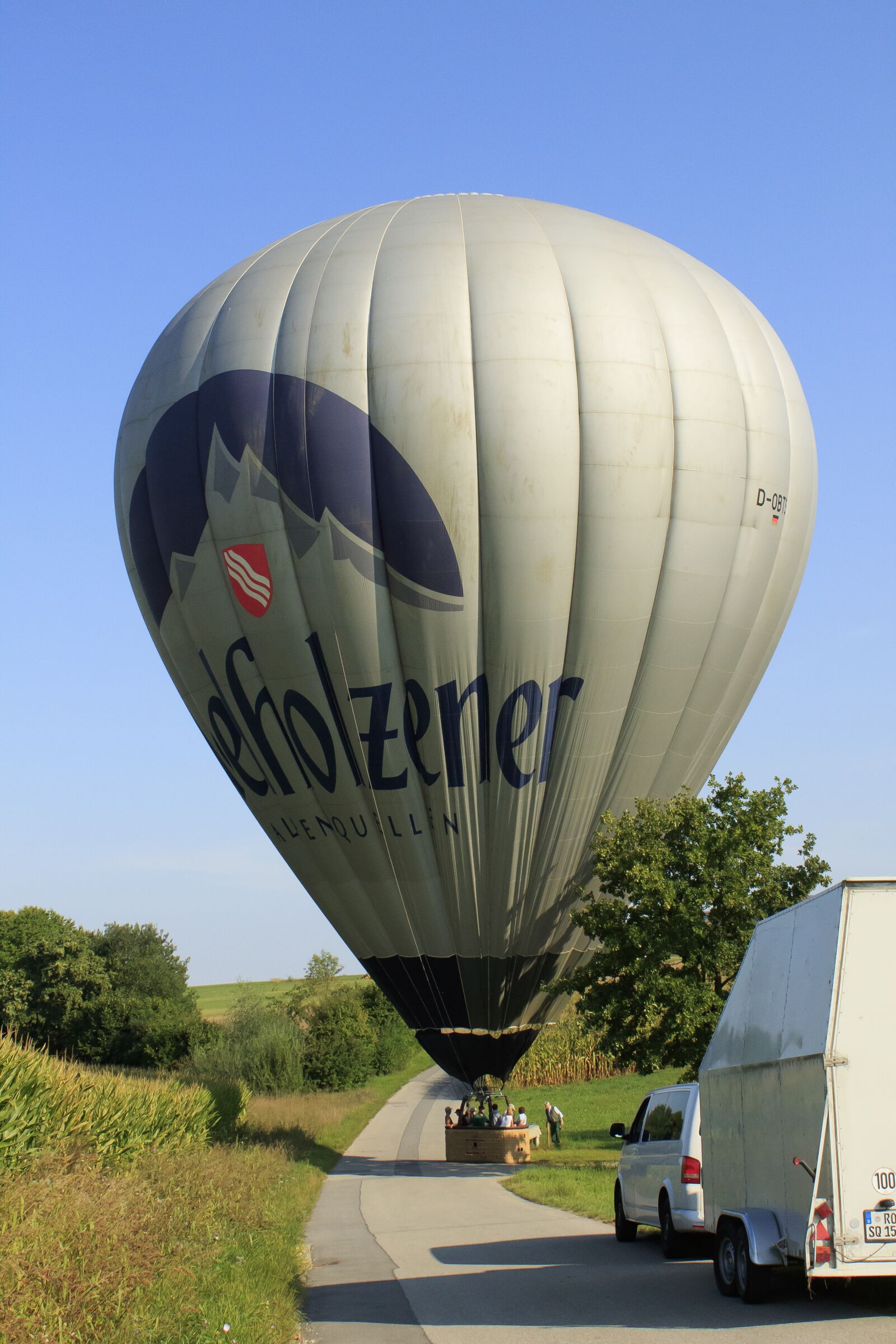 Canon EOS 1300D (EOS Rebel T6 / EOS Kiss X80) sample photo. Balloon, landing, gas tight photography