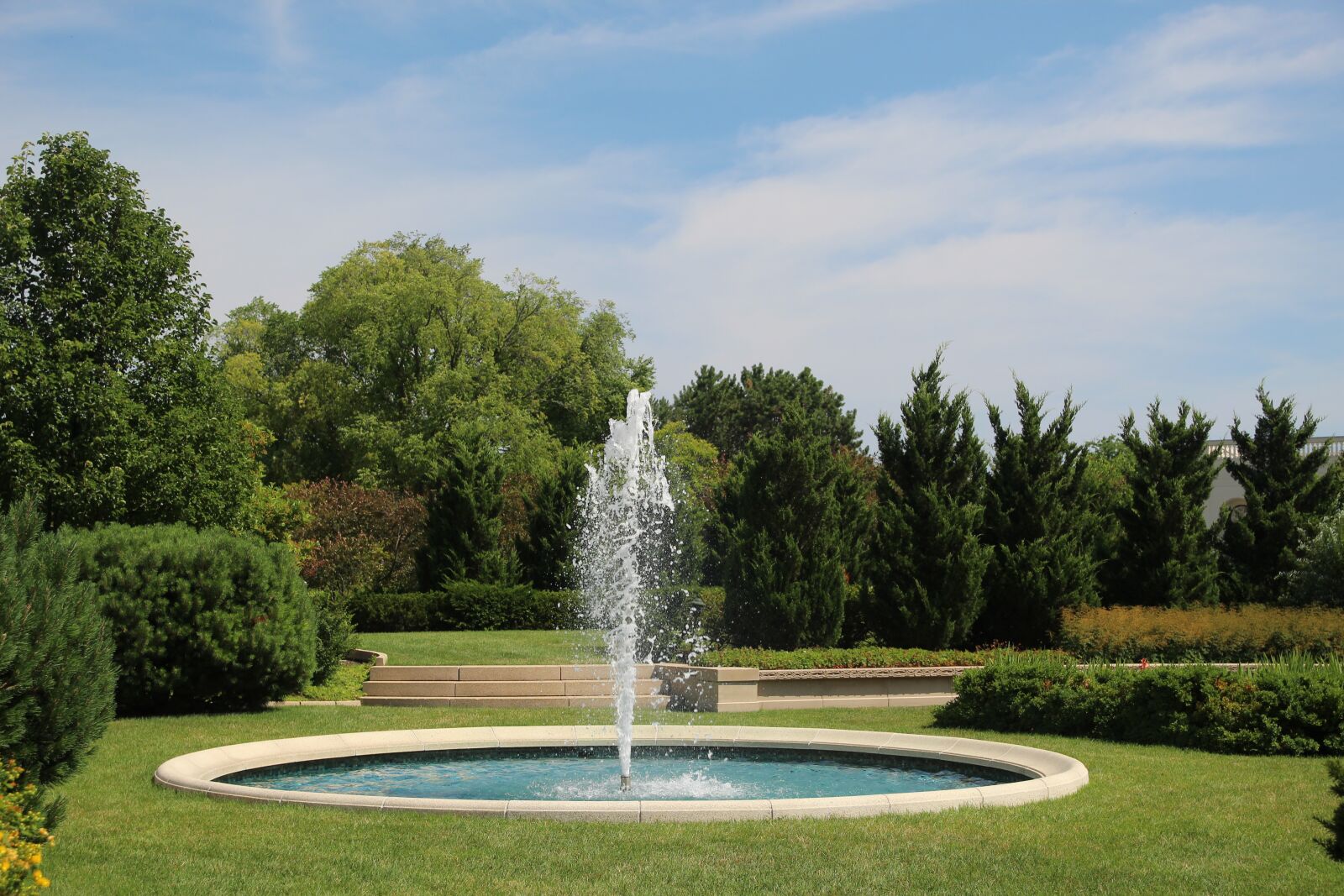 Canon EOS 1300D (EOS Rebel T6 / EOS Kiss X80) sample photo. Landscape, garden, fountain photography