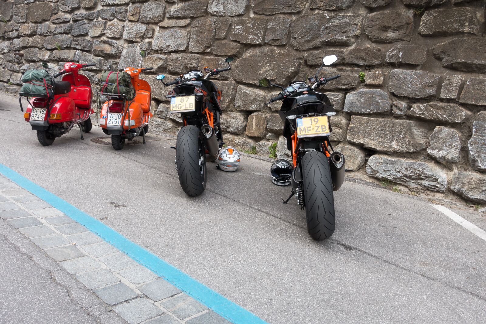 Sony Cyber-shot DSC-RX100 III sample photo. Motor scooter, vespa, roller photography