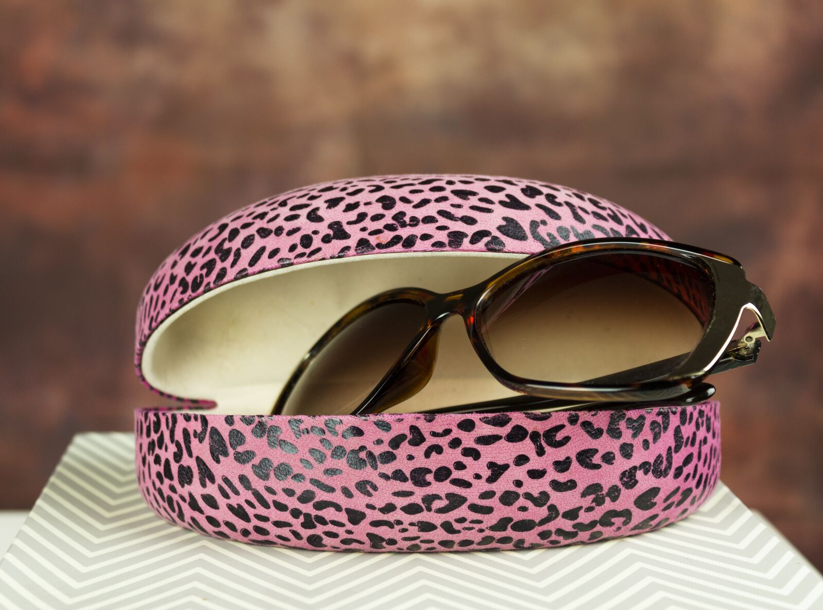 Canon EOS 700D (EOS Rebel T5i / EOS Kiss X7i) sample photo. Eyewear, sunglasses, fashion photography