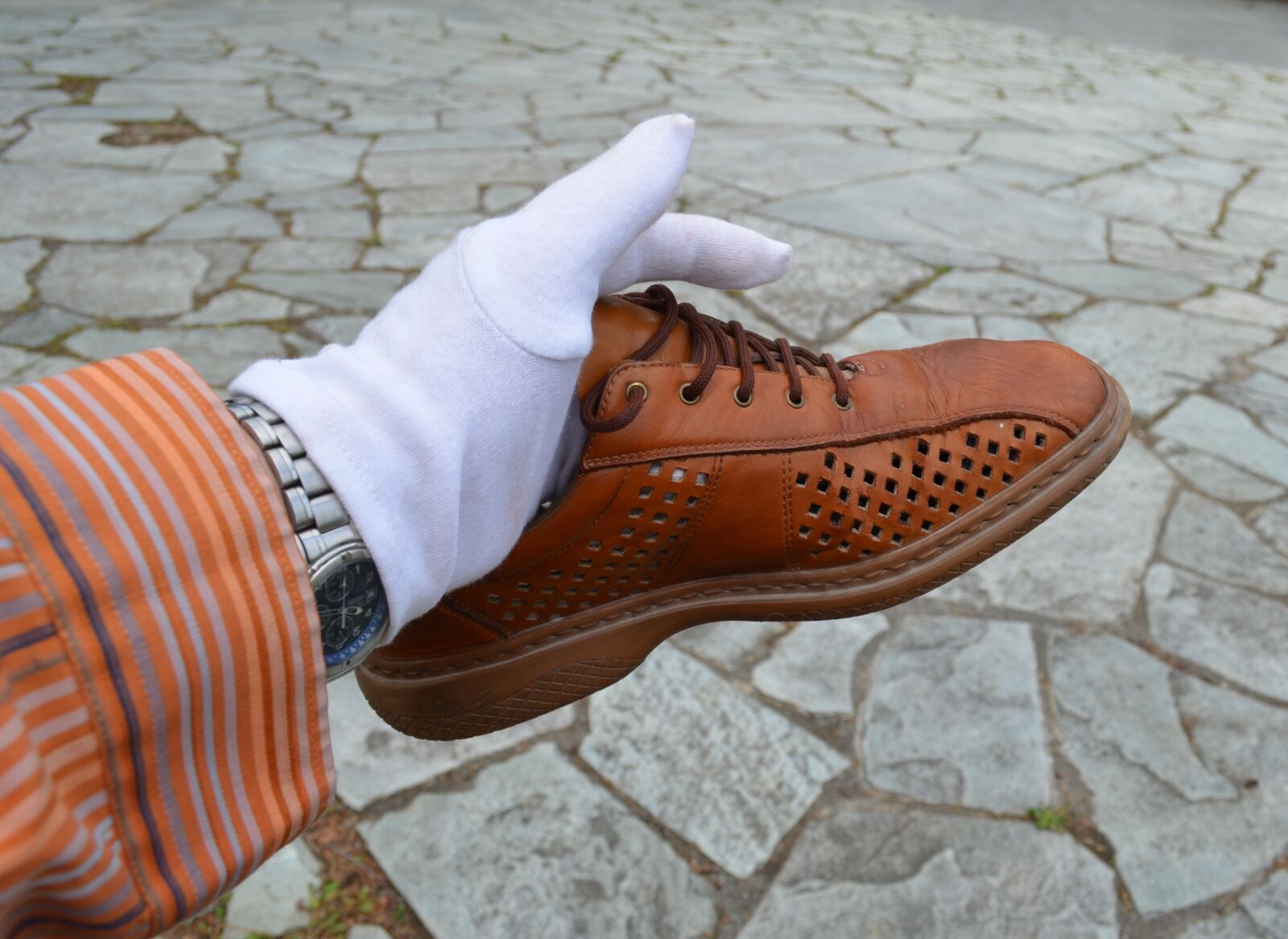 Nikon D5100 sample photo. Hand, glove, form photography