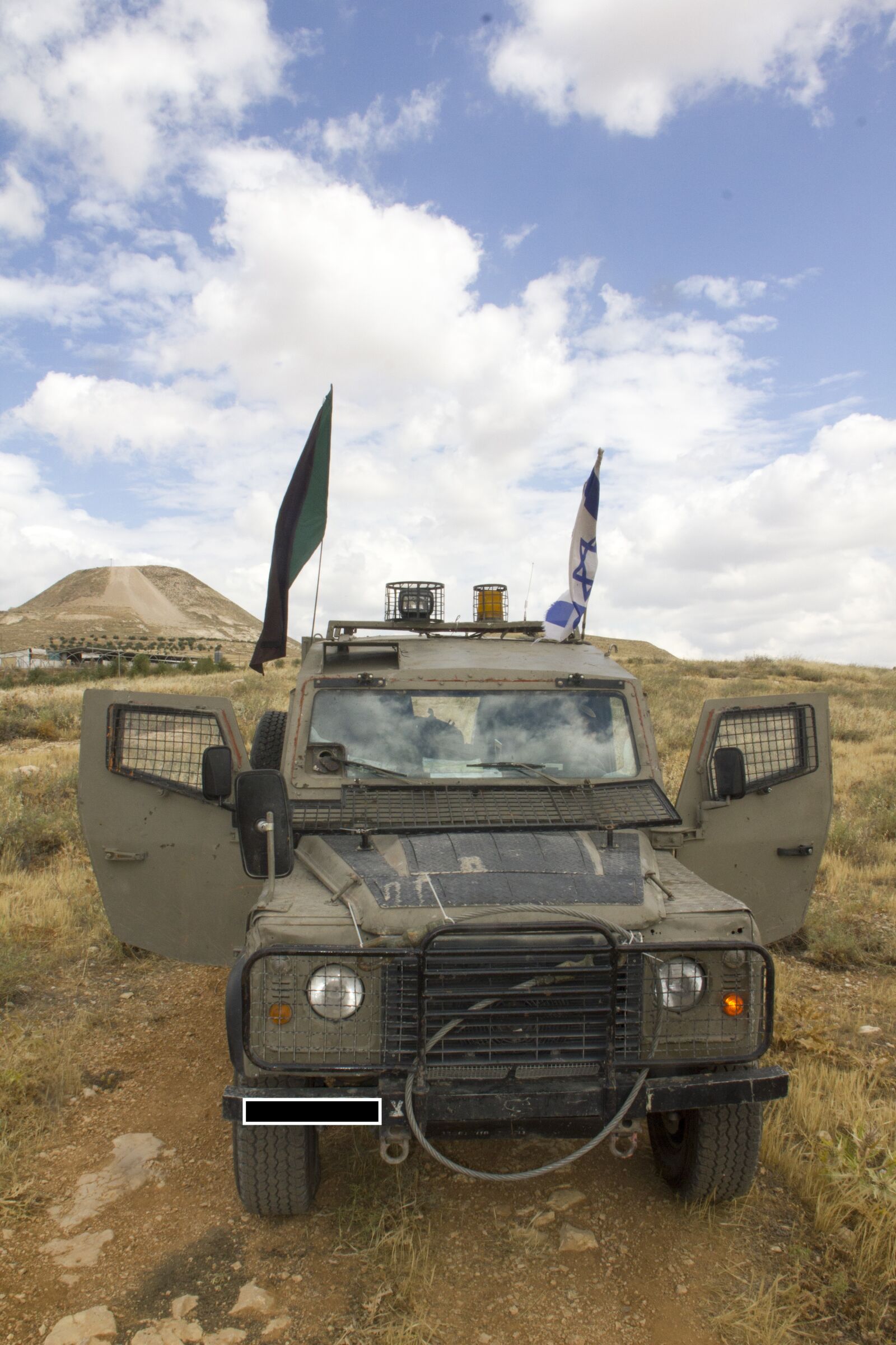 Canon EOS 550D (EOS Rebel T2i / EOS Kiss X4) sample photo. Army, israel, car photography