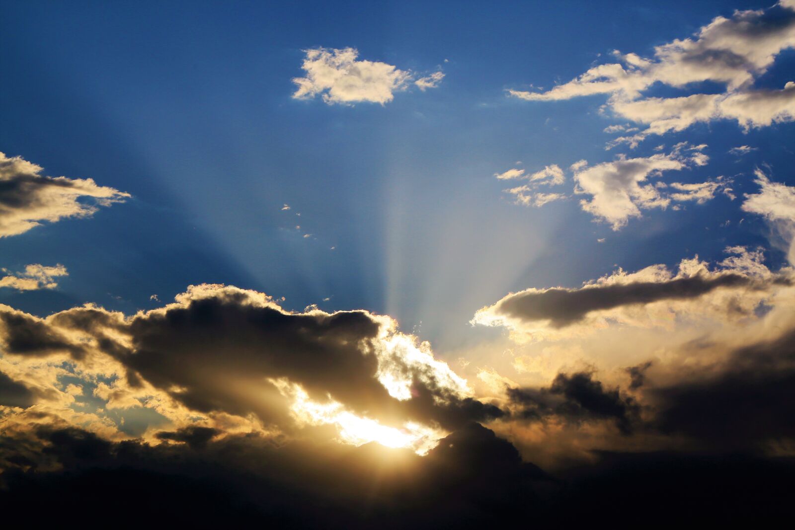 Canon EOS 5D Mark III sample photo. Sunset, in the evening photography