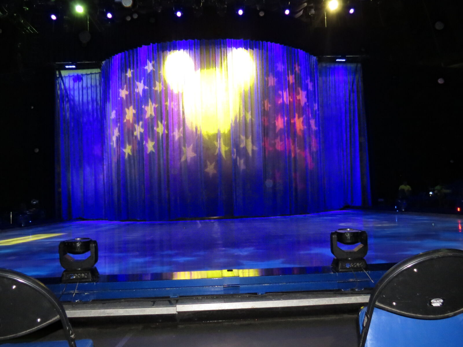 Canon PowerShot SX50 HS sample photo. Disney, disney, on, ice photography