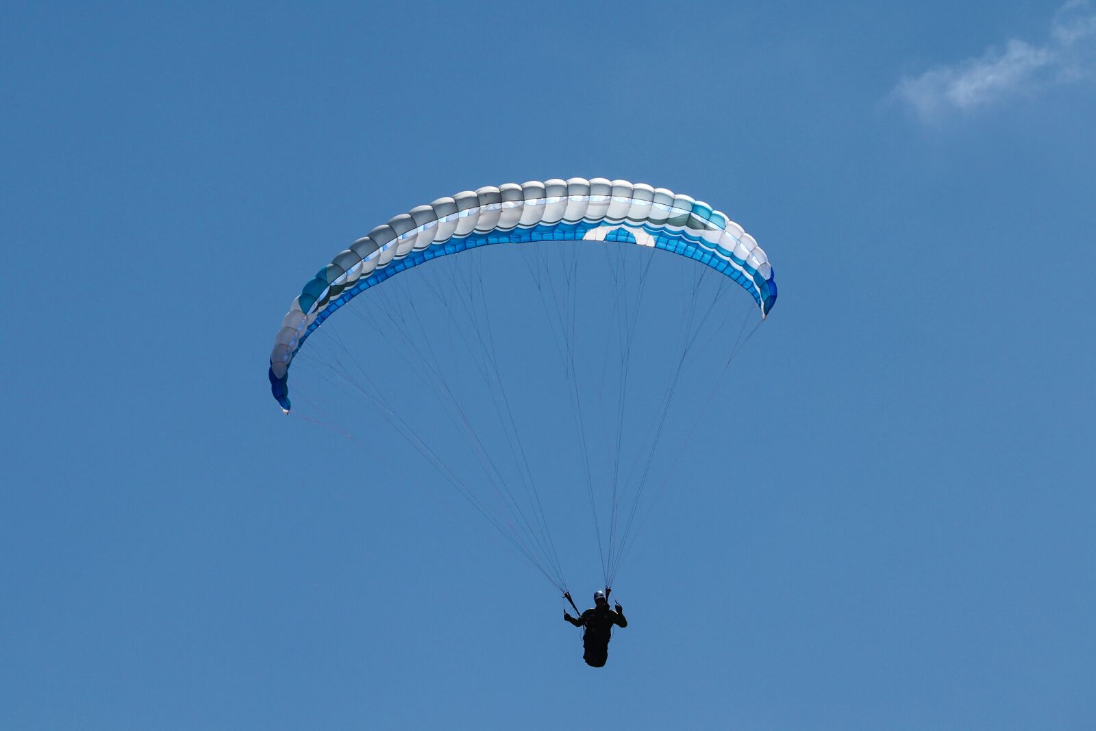 Canon EOS 200D (EOS Rebel SL2 / EOS Kiss X9) sample photo. Paraglider, paragliding, flying photography