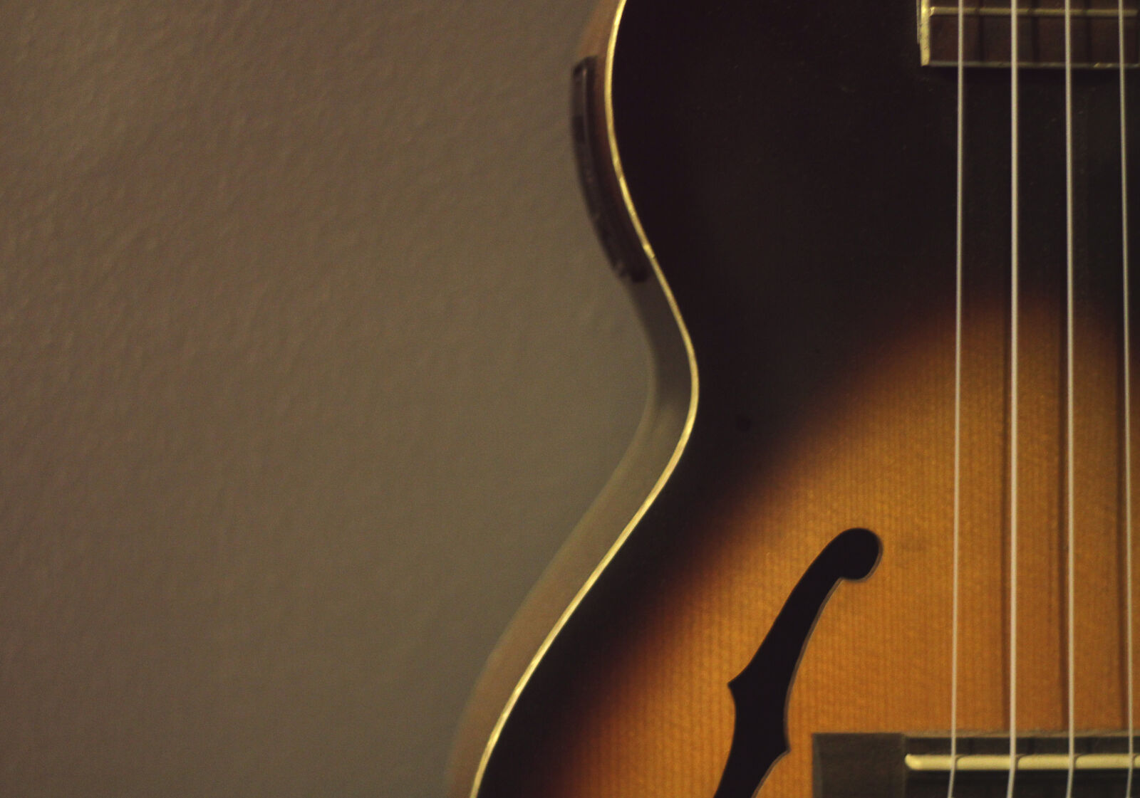 Canon EOS 550D (EOS Rebel T2i / EOS Kiss X4) sample photo. Instrument, music, night, ukulele photography