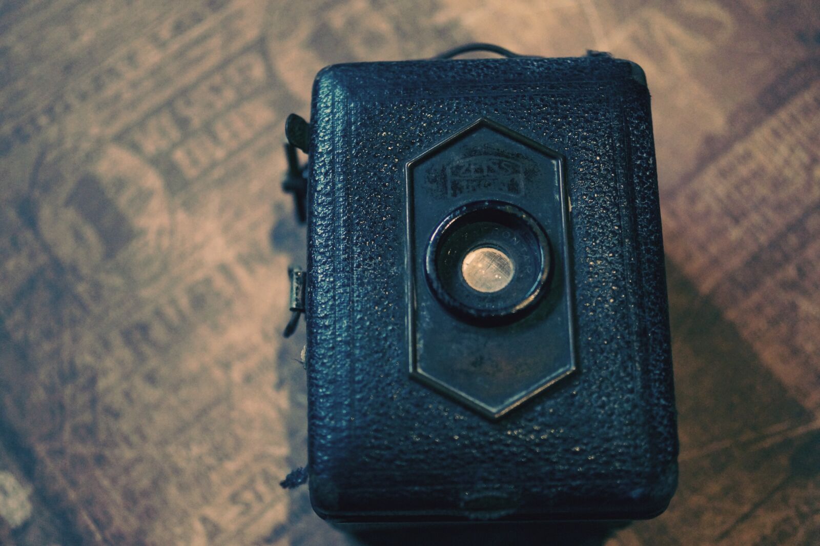 Sony SLT-A58 sample photo. Zeiss ikon, baby box photography