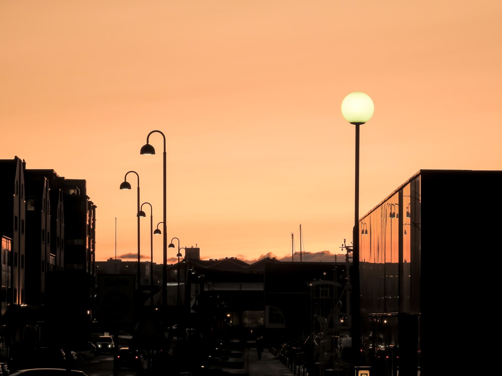 Nikon Coolpix P900 sample photo. Sunset, city, silhouette photography