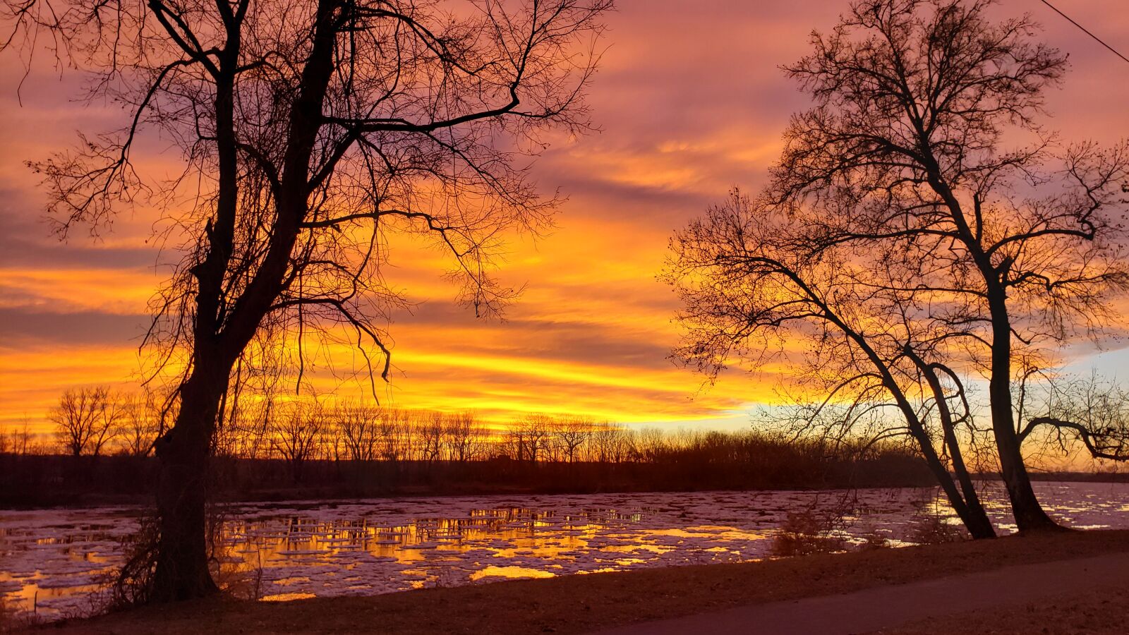 Samsung Galaxy Note9 sample photo. Sunset, missouri, river photography