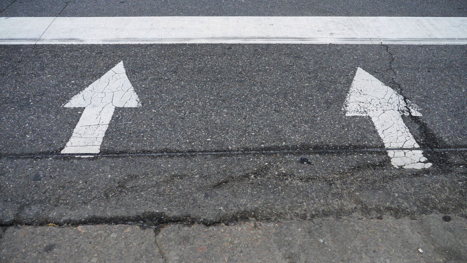 Panasonic Lumix DMC-GH3 sample photo. Gil, asphalt, construction today photography