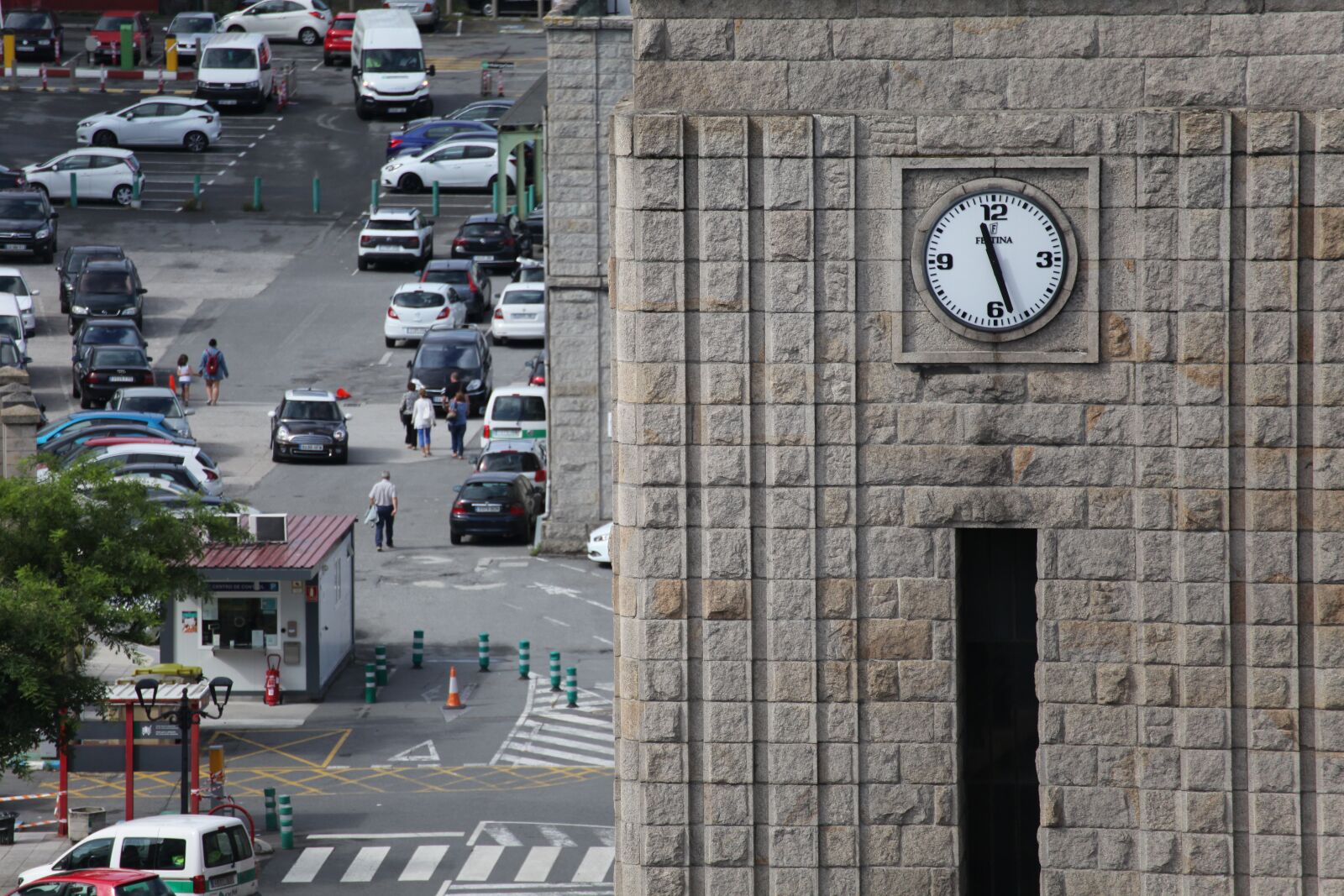 Canon EOS 5D Mark II sample photo. Clock, tower, station photography
