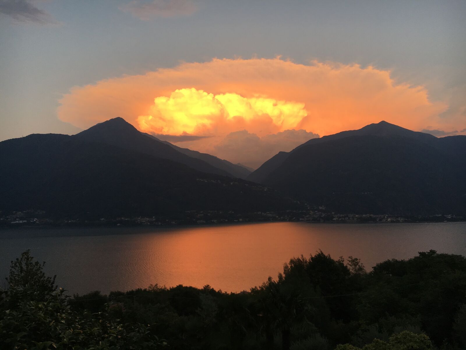 Apple iPhone 6s sample photo. Sunset, lake, landscape photography