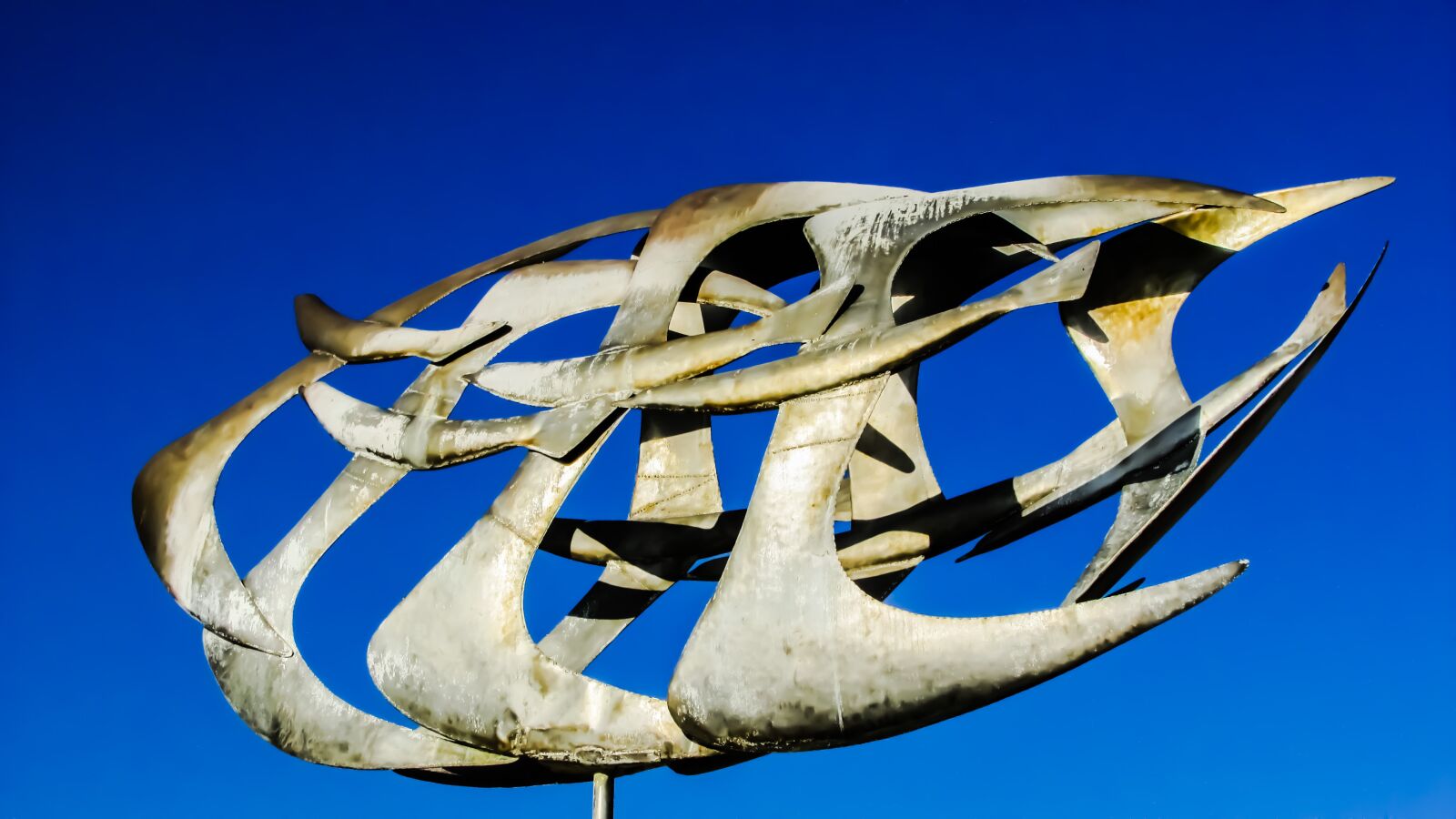 Canon PowerShot SX400 IS sample photo. Birds, sculpture, synthesis photography