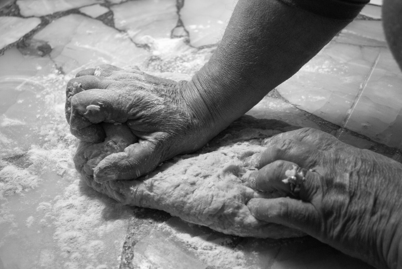 Nikon D3000 sample photo. Hands, mass, kitchen photography