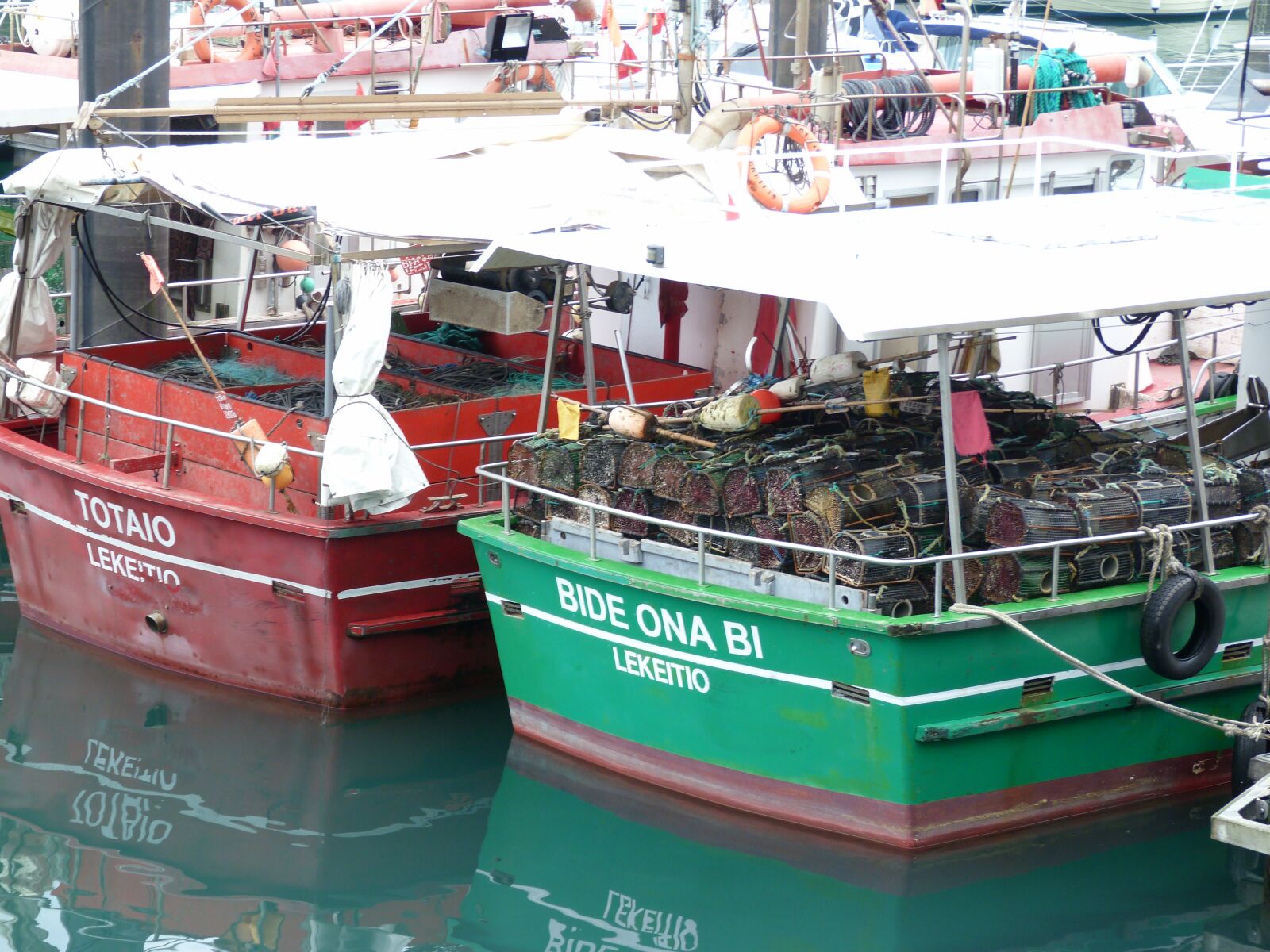 Panasonic Lumix DMC-FZ40 (Lumix DMC-FZ45) sample photo. Boat, fishing, sea photography