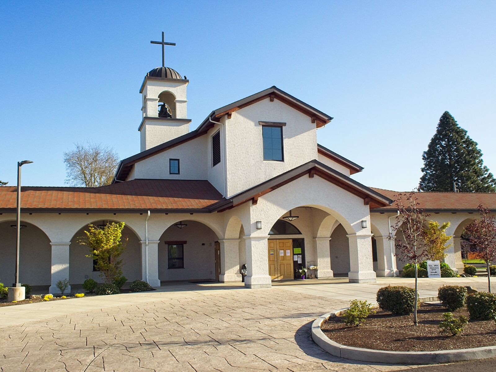 Olympus OM-D E-M1 sample photo. Church, cross, religion photography