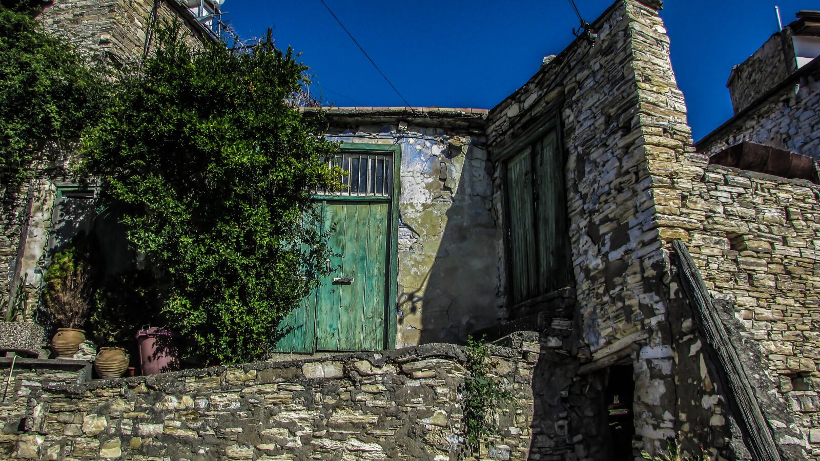 Canon PowerShot SX400 IS sample photo. Old house, backstreet, village photography