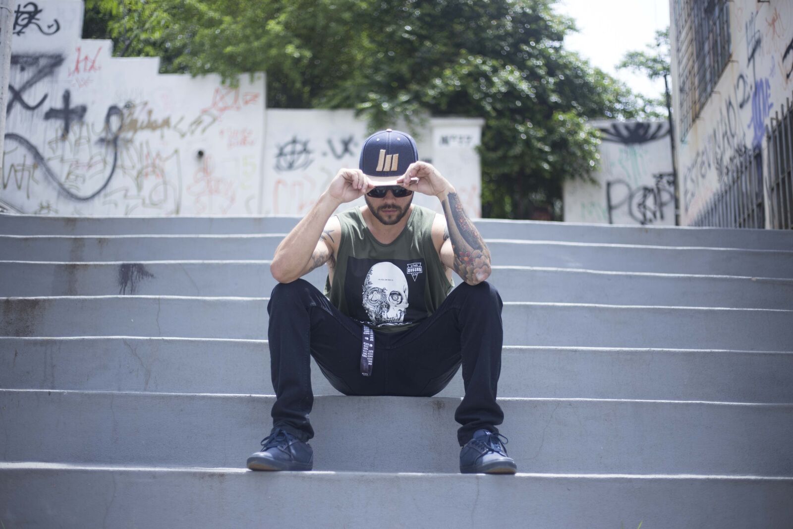 Canon EOS 6D + Canon EF 50mm F1.8 STM sample photo. Staircase, gangter, rap music photography