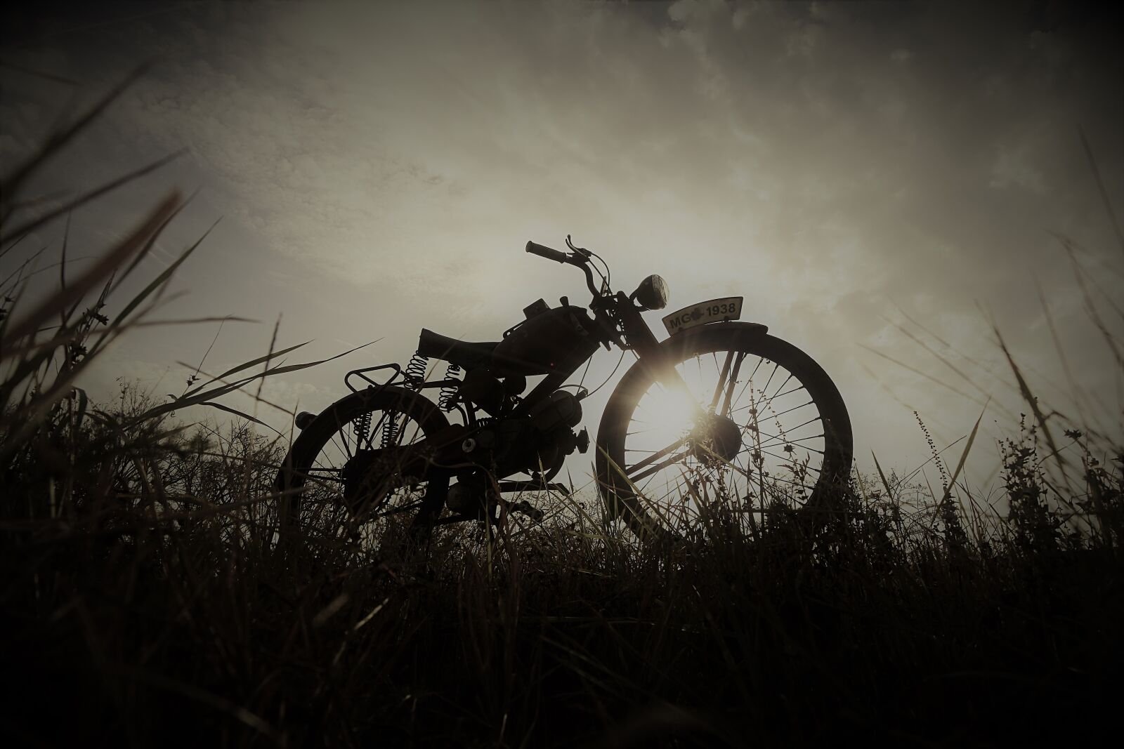 Nikon 1 J5 sample photo. Engine, moto guzzi, moto photography