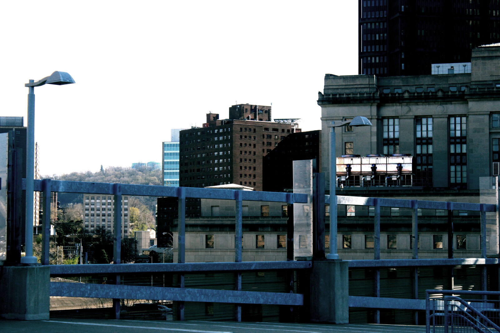 Canon EOS 600D (Rebel EOS T3i / EOS Kiss X5) sample photo. Building, city, lights, old photography