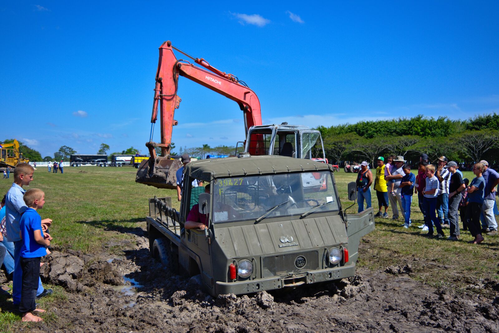 Nikon D7200 sample photo. Stuck, mud, helping hand photography