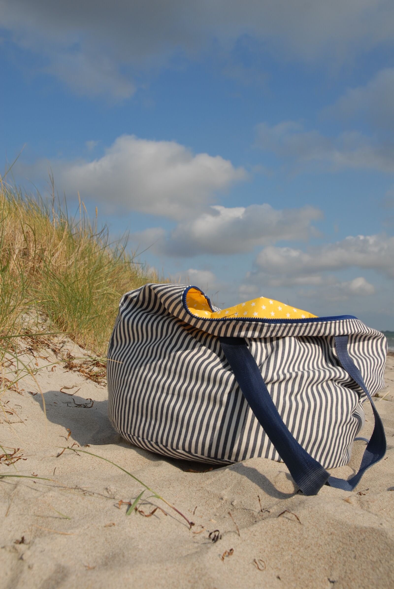 Nikon D200 sample photo. Beach bag, baltic sea photography