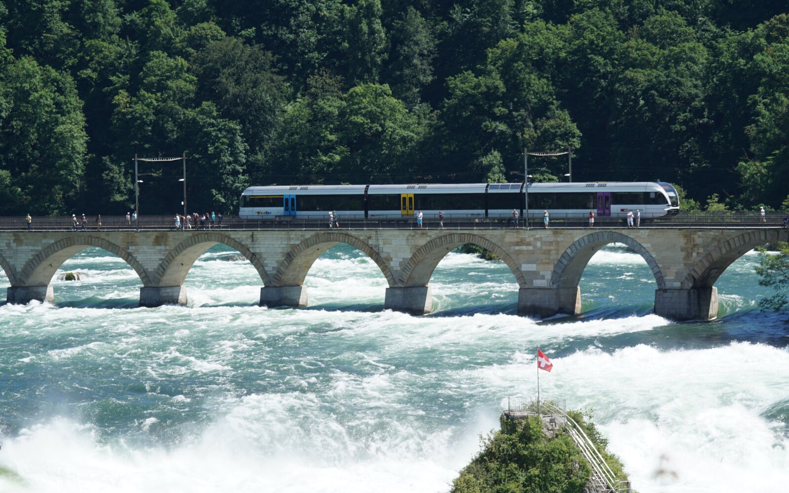 Sony ILCA-77M2 + Sony 70-400mm F4-5.6 G SSM sample photo. Rhine falls, high water photography