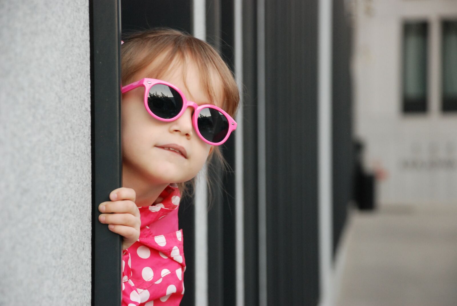 Nikon D80 sample photo. Girl, glasses, vacation photography