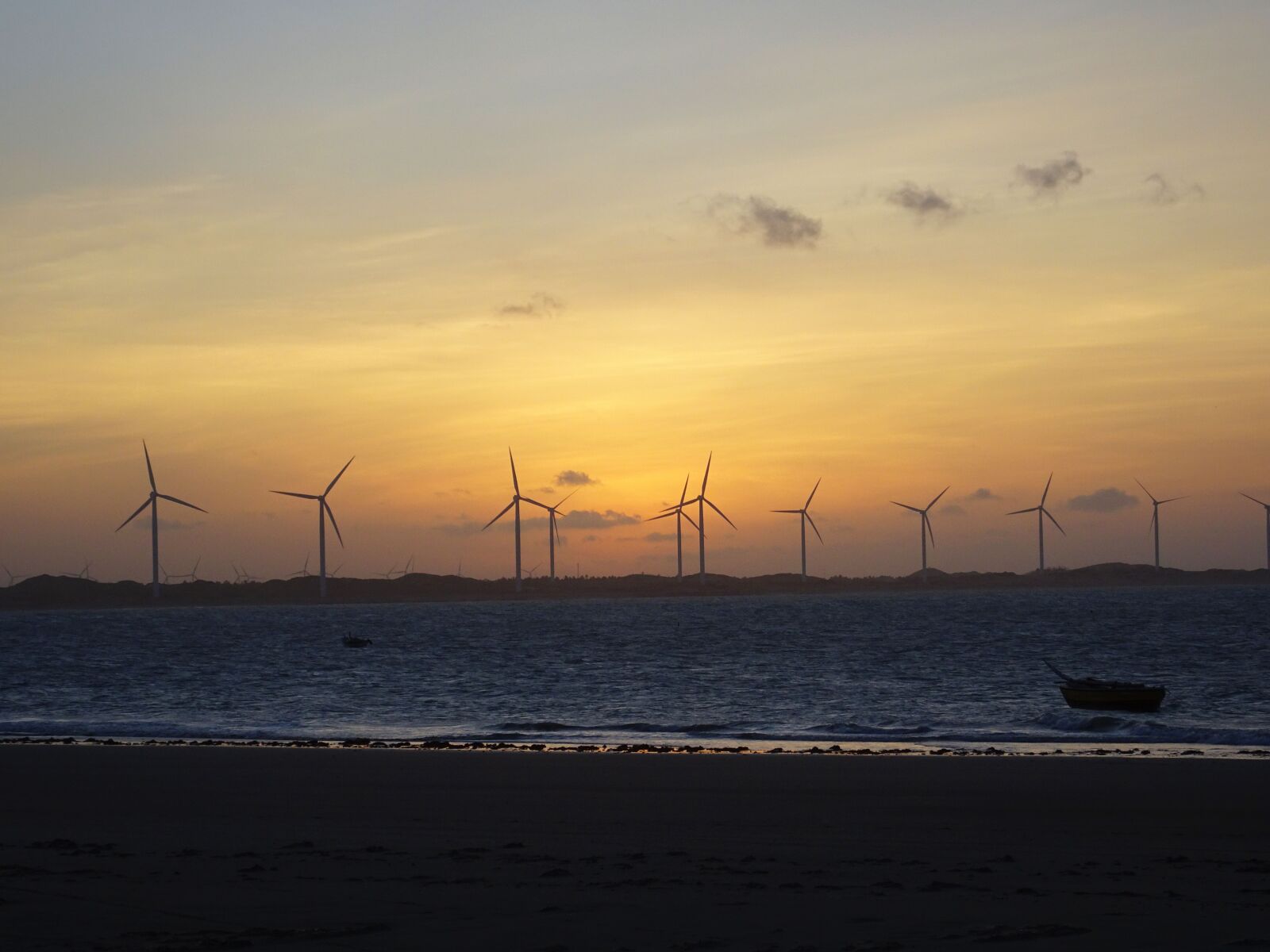 Sony Cyber-shot DSC-HX90V sample photo. Brazil, wind, sun photography